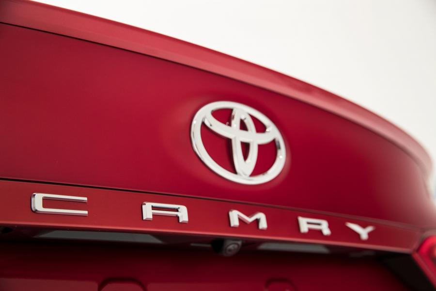 Логотип Toyota Camry SX 2017 года  (AU) (фото 6 из 16)
